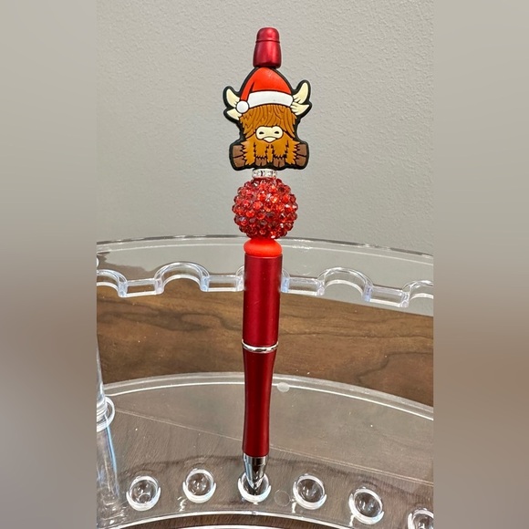 Hand Crafted Beaded Christmas Highland Cow Pen - Picture 1 of 2
